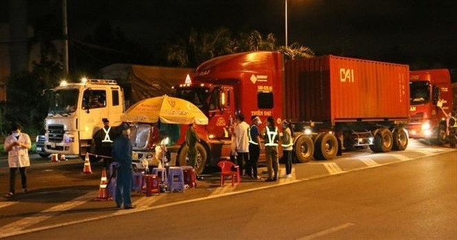 Đề nghị bố trí các điểm xét nghiệm thuận lợi cho người vận chuyển hàng ảnh 1