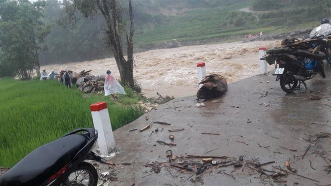 Mưa lớn gây lũ quét, sạt lở đất và ngập úng cục bộ khu vực Bắc Bộ ảnh 1