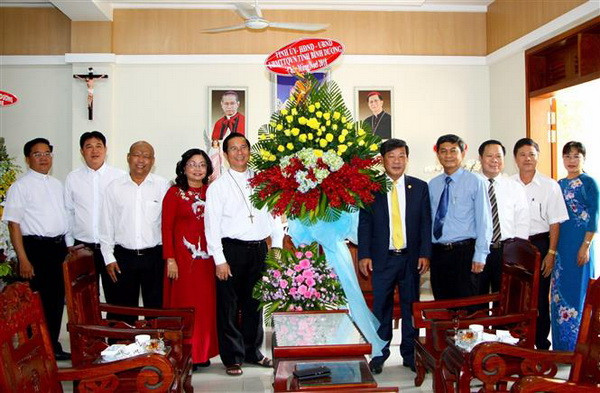 Thăm hỏi, chúc mừng chức sắc, đồng bào Công giáo nhân Giáng sinh 2018 ảnh 2