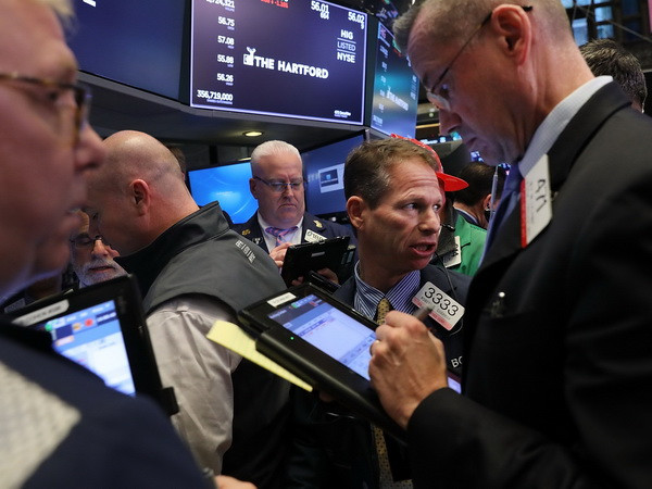 Thị trường chứng khoán Phố Wall lùi bước từ các mức cao kỷ lục ảnh 1