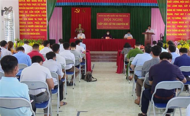 Phó Chủ tịch Quốc hội Tòng Thị Phóng tiếp xúc cử tri tại Sơn La ảnh 3