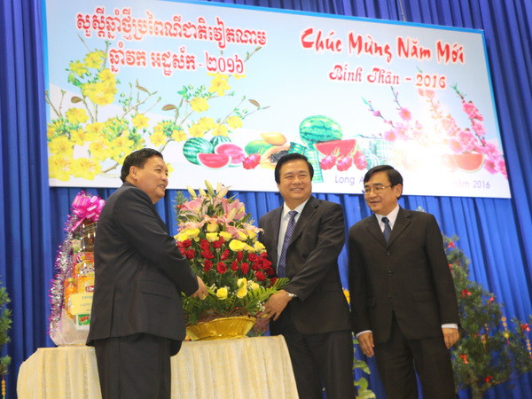 Thắt chặt quan hệ hợp tác giữa Long An và hai tỉnh của Campuchia ảnh 1