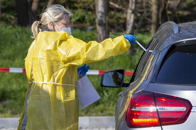 Nga thảo luận về sản xuất vắcxin COVID-19 tại Trung Quốc ảnh 2