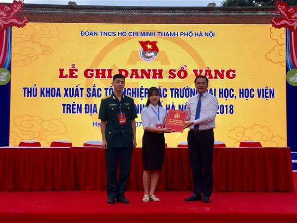 88 Thủ khoa xuất sắc ghi danh Sổ vàng tại Văn Miếu-Quốc Tử Giám ảnh 2