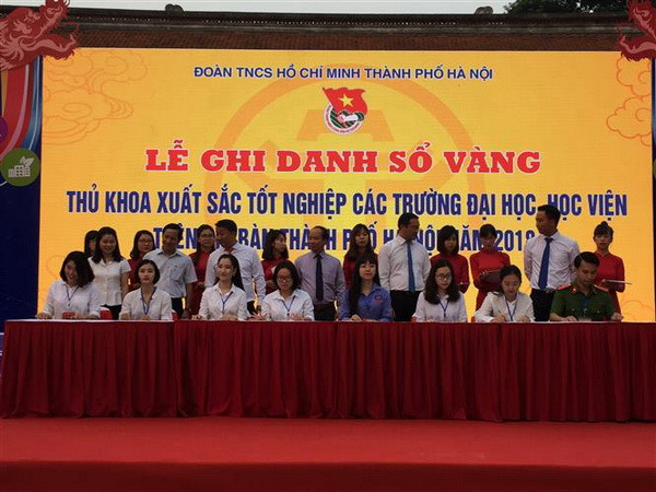 88 Thủ khoa xuất sắc ghi danh Sổ vàng tại Văn Miếu-Quốc Tử Giám ảnh 1
