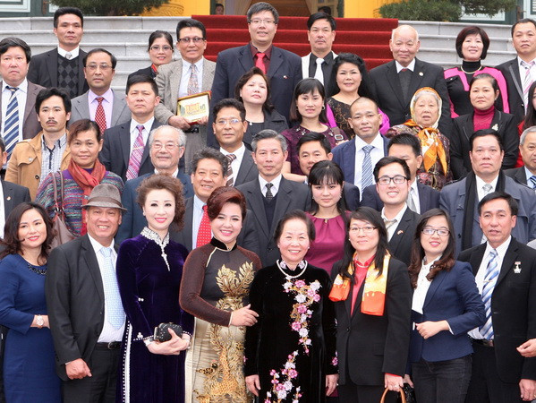 “Xuân Quê hương 2015” đón gần 100 kiều bào vui Tết cổ truyền ảnh 1