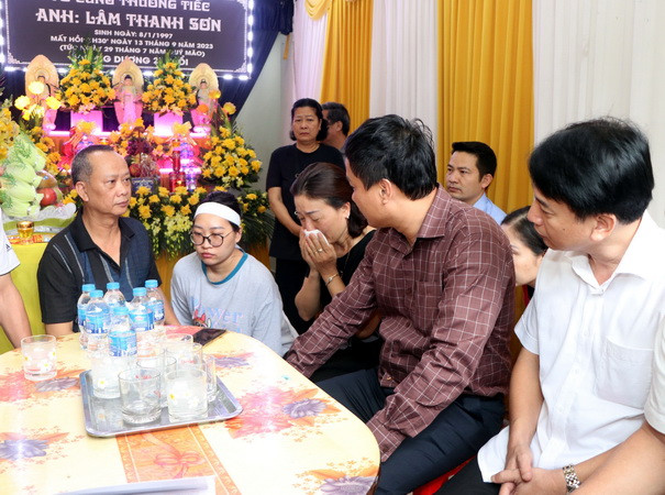 Tỉnh Hải Dương thăm hỏi gia đình nạn nhân vụ cháy chung cư mini ảnh 1