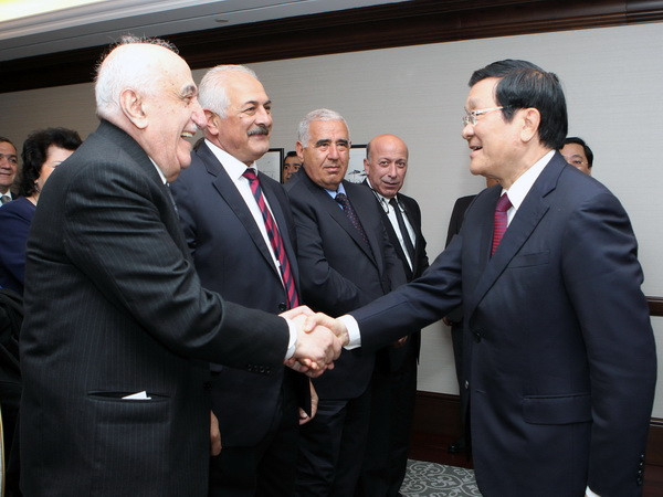 Chủ tịch nước thăm khu lọc hóa dầu hiện đại hàng đầu Azerbaijan ảnh 1