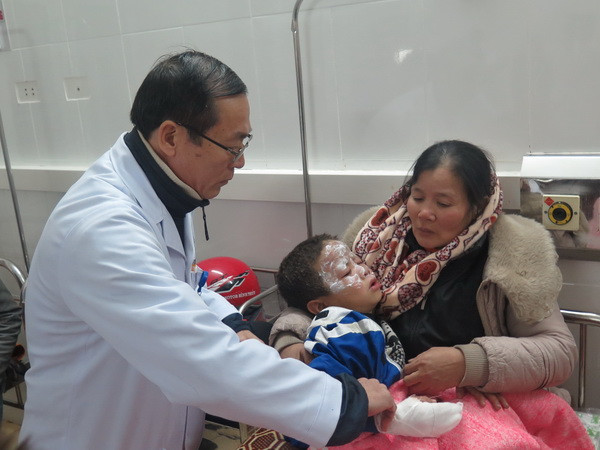 Hà Tĩnh: Nổ bình ga, 7 học sinh tiểu học bỏng nặng phải đi cấp cứu ảnh 2