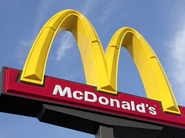 Lợi nhuận của McDonald's giảm gần 1/2 do chính sách cải cách thuế ảnh 1