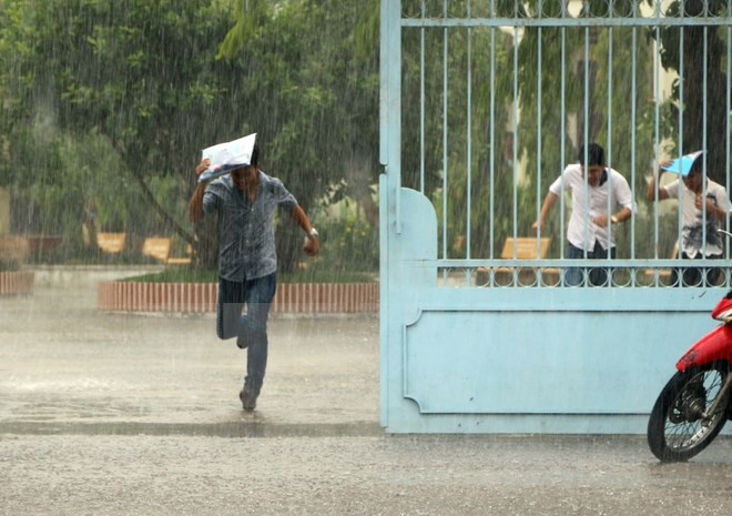 Khu vực Hà Nội trong ba ngày tới sẽ có mưa rào và dông ảnh 1