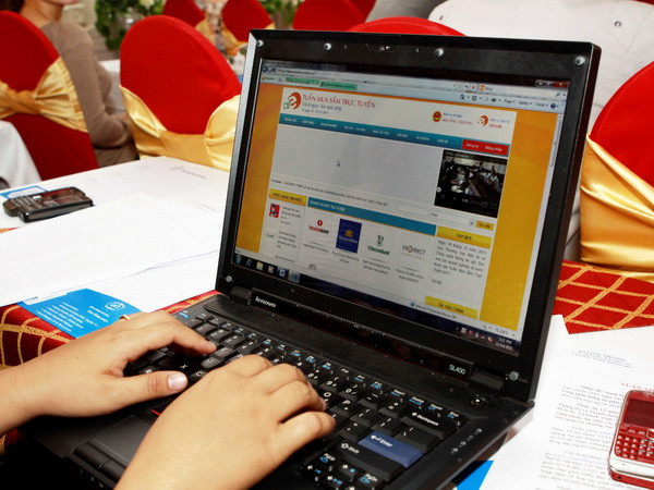 Khách hàng Việt đua nhau mua sắm trong ngày OnlineFriday 2015 ảnh 1