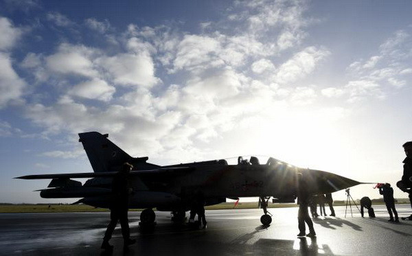 Đức thông qua quyết định tham gia chiến dịch chống IS ở Syria ảnh 1