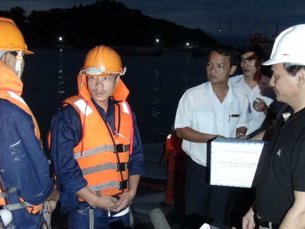 Khánh Hòa: Khẩn trương tìm kiếm 8 thuyền viên tàu Phúc Xuân 68 ảnh 1