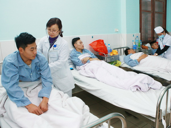 Vụ cháy container hóa chất: Các chiến sỹ nhiễm khí độc được xuất viện ảnh 1