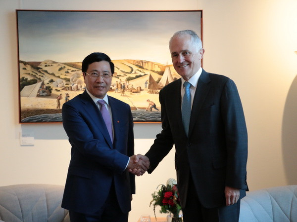 Phó Thủ tướng, Bộ trưởng Bộ Ngoại giao Phạm Bình Minh hội kiến Thủ tướng Australia Malcolm Turnbull. (Ảnh: Khánh Linh/TTXVN) Australia sẽ tạo điều kiện thuận lợi cho hàng nông thủy sản Việt Nam ảnh 2