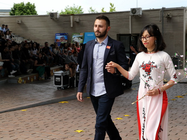 Tưng bừng Festival sinh viên và Ngày văn hóa Việt Nam tại Italy ảnh 3