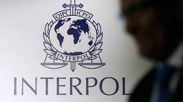 Thái Lan yêu cầu Interpol hợp tác truy tố người phỉ báng hoàng gia ảnh 1
