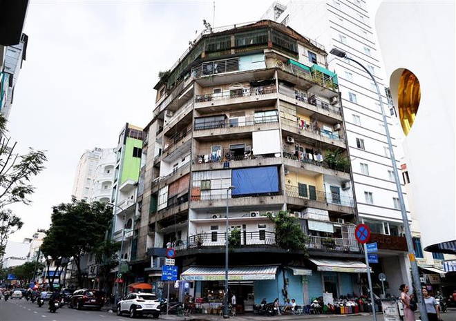 Nhiều khó khăn trong cải tạo, di dời chung cư cũ tại TP.HCM ảnh 1