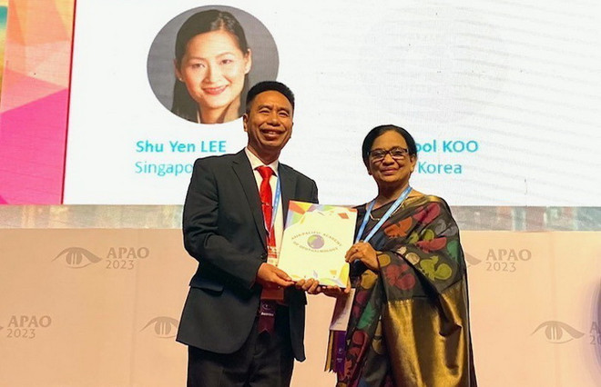 Bác sỹ Việt Nam nhận giải thưởng về phòng chống mù lòa châu Á-TBD ảnh 1