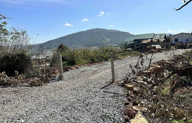 Rào chắn 28 vị trí đấu nối trái phép với cao tốc Liên Khương-Prenn ảnh 1