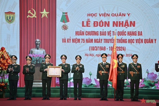 Hoc vien quan y.jpg
