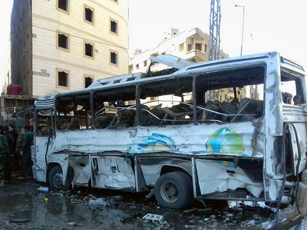 Syria: Nổ bom trên xe buýt, khiến gần 30 người thương vong ảnh 1