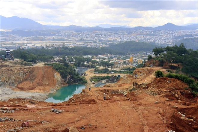 Kỷ luật 3 cán bộ lãnh đạo Sở Tài nguyên và Môi trường Lâm Đồng ảnh 1