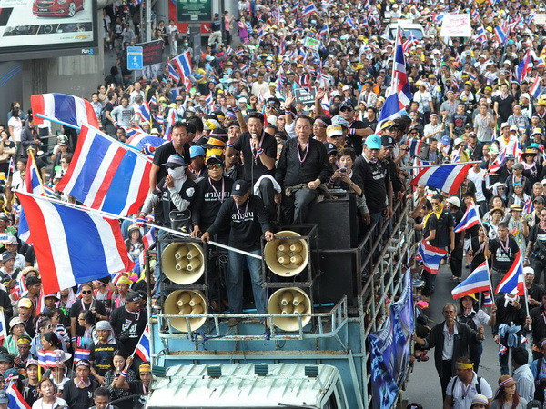 Phe đối lập Thái Lan kêu gọi chiếm thêm cơ quan chính phủ ảnh 1