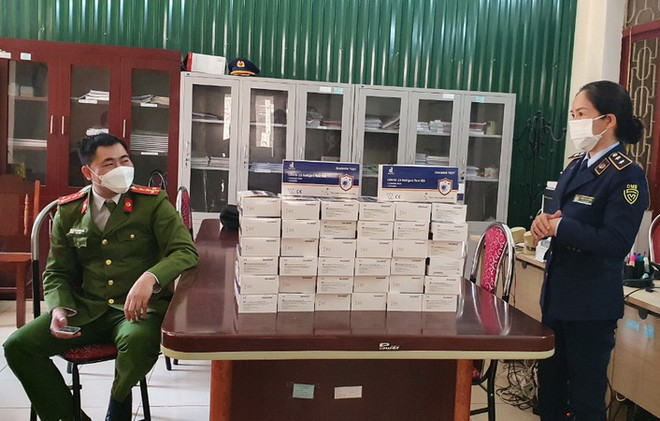 Cao Bằng: Thu giữ hơn 16.000 bộ xét nghiệm COVID-19 không rõ nguồn gốc ảnh 1
