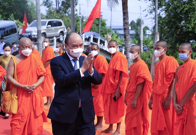 Chủ tịch nước chúc Tết cổ truyền ở Học viện Phật giáo Nam tông Khmer ảnh 2