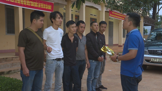 Đắk Lắk: Bắt giữ 3 đối tượng vận chuyển trái phép 1,8kg ma túy đá ảnh 1