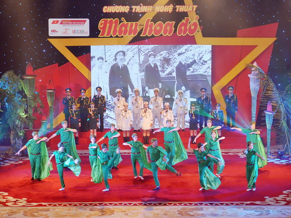 Xúc động Chương trình nghệ thuật "Màu hoa đỏ" lần thứ chín ảnh 1