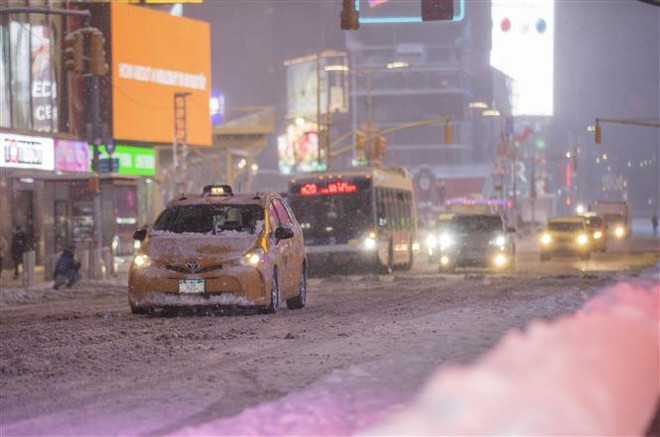 Bang New York của Mỹ chìm trong bão tuyết đầu mùa ảnh 1