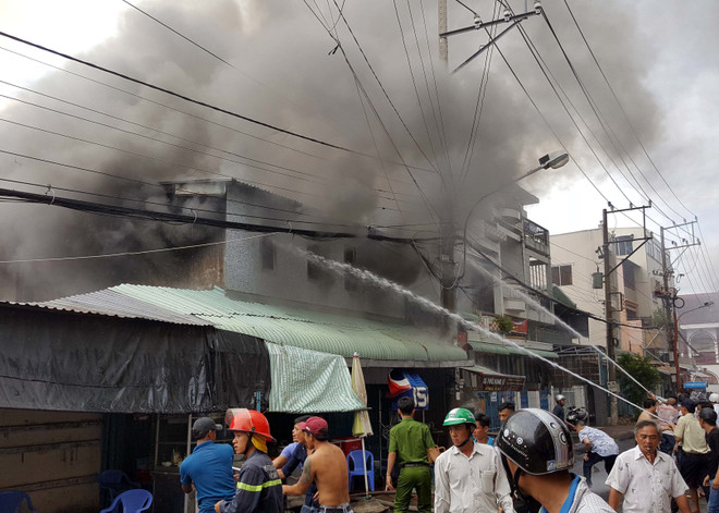 Hỏa hoạn gây thiệt hại nặng 2 căn nhà tại thành phố Sóc Trăng ảnh 1