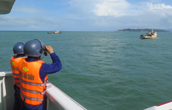 Gần 70 người thiệt mạng và 30 người mất tích do bão số 12 ảnh 1