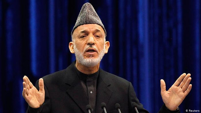 Cựu Tổng thống Afghanistan gặp một chỉ huy của Taliban ảnh 1