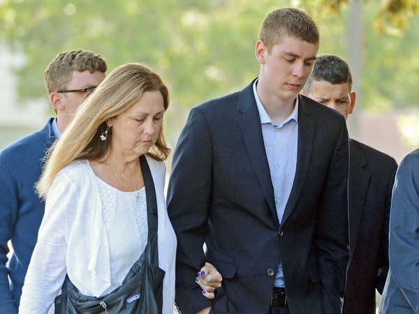 Thủ phạm Brock Turner. (Nguồn: AP) Cựu sao bơi lội đại học Stanford sẽ không bị tù vì hiếp dâm? ảnh 1