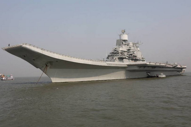 Tàu sân bay INS Vikramaditya. (Nguồn: twitter.com) Ấn Độ: Rò rỉ khí độc từ tàu sân bay khiến 4 người thương vong ảnh 1