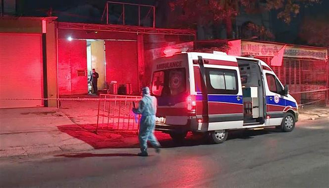 Quảng Ninh: Thành phố Hạ Long phong tỏa chợ Hà Khẩu ngay trong đêm ảnh 1