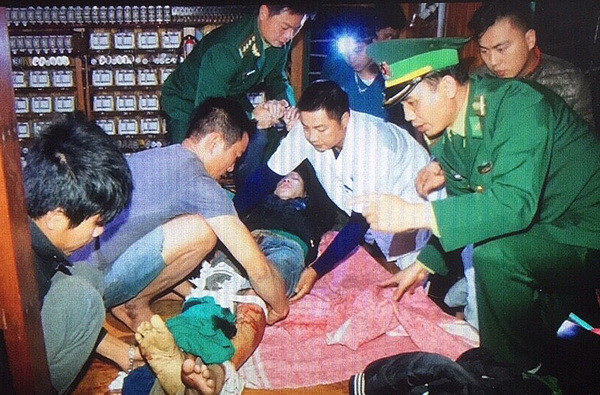 Cấp cứu ngư dân nguy kịch do tai nạn máy tời trên đảo Bạch Long Vĩ ảnh 1