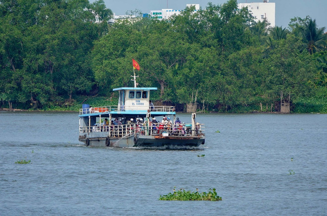 ttxvn_ben do ngang Can Tho-Vinh Long.jpg