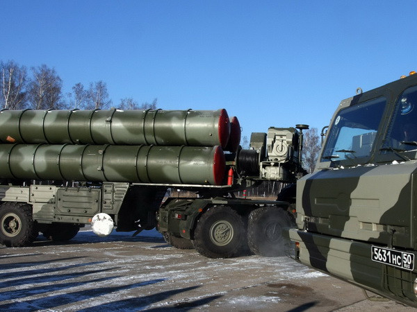 Nga đưa Trung đoàn tên lửa tầm xa S-400 trực chiến ở Moskva ảnh 1