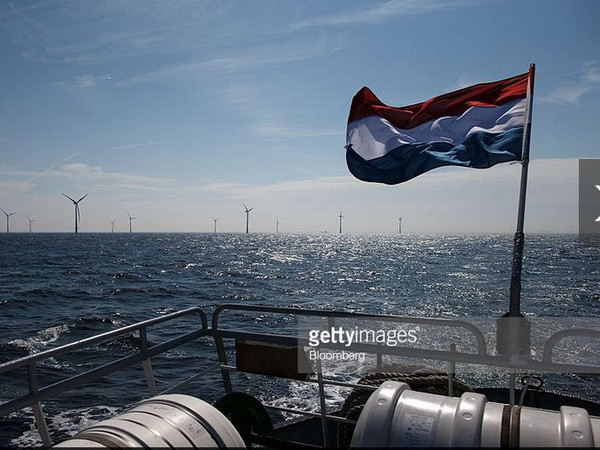 Tàu chạy bằng năng lượng gió là biểu tượng mới của Hà Lan ảnh 1