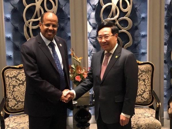 Phó Thủ tướng Phạm Bình Minh gặp đại diện Liberia và Djibouti ảnh 1