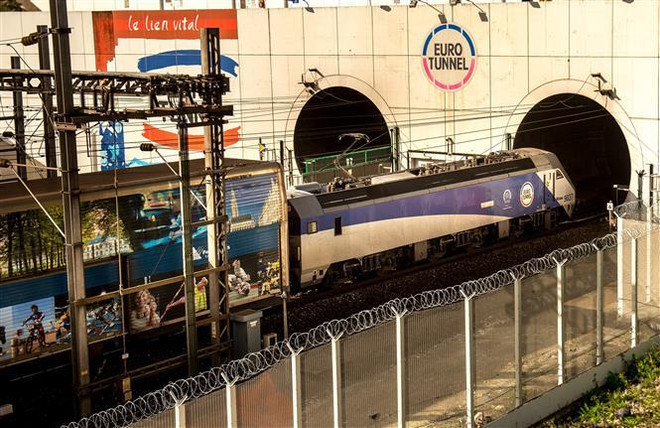 Pháp cam kết đảm bảo giao thông ổn định qua đường hầm Eurotunnel ảnh 1