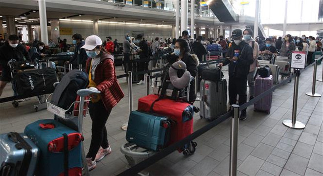 Đưa gần 340 công dân Việt Nam từ Anh về nước an toàn ảnh 2