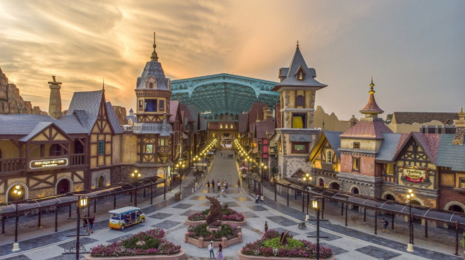 Công viên đầu tiên trên thế giới ứng dụng trải nghiệm giải trí ảo ảnh 2