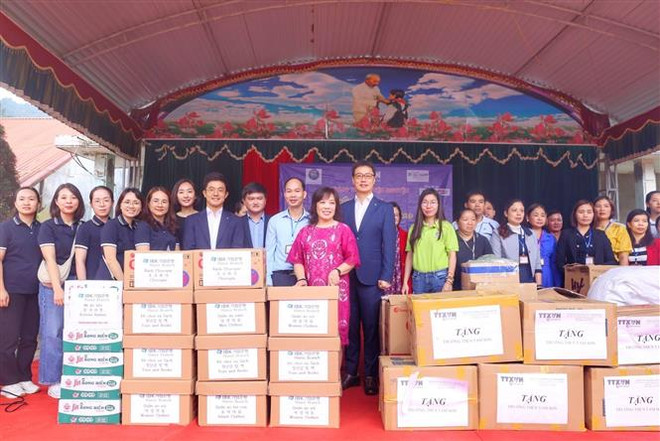 Công đoàn TTXVN và chương trình "đưa yêu thương đến với Hà Giang” ảnh 1