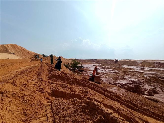 Vụ sập mỏ titan ở Bình Thuận: Điều tra vi phạm an toàn lao động ảnh 1